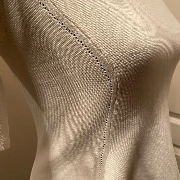 BCBGMAXAZRIA BCBG Cream peplum sweater top. SzM - Picture 4 of 8